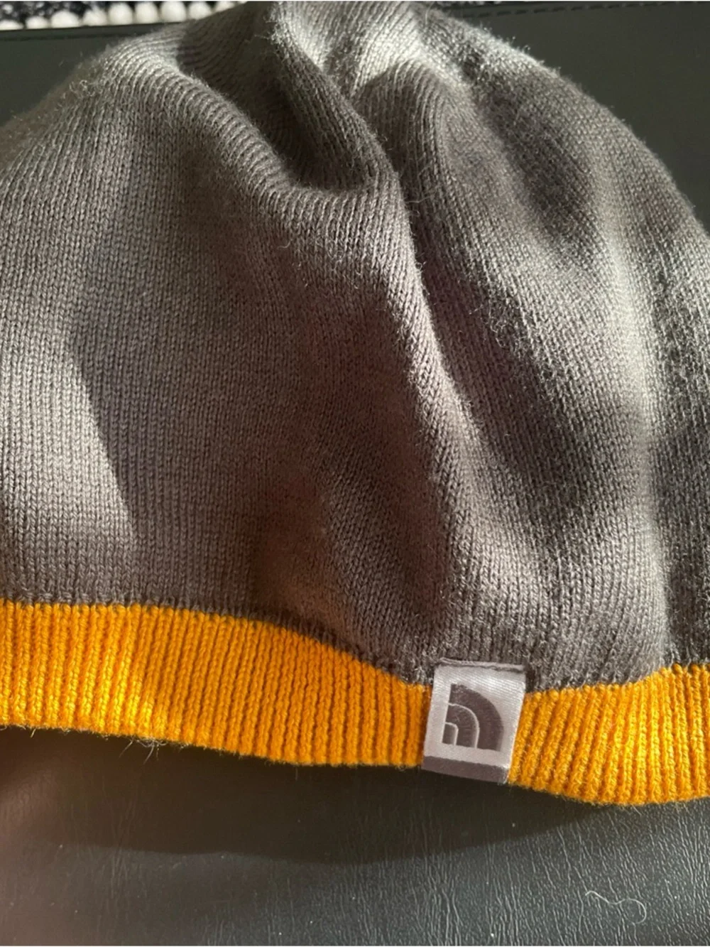 The North Face toddler Striped Beanie‎ - Mustard Yellow & Charcoal